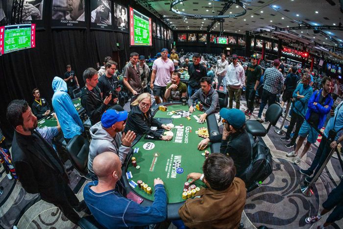 Câu hỏi thường gặp về những sự kiện poker online hàng năm